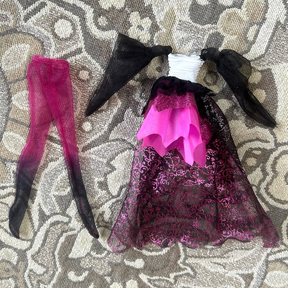 Monster High 2012 Draculaura Original Dress and Tights / Nylons